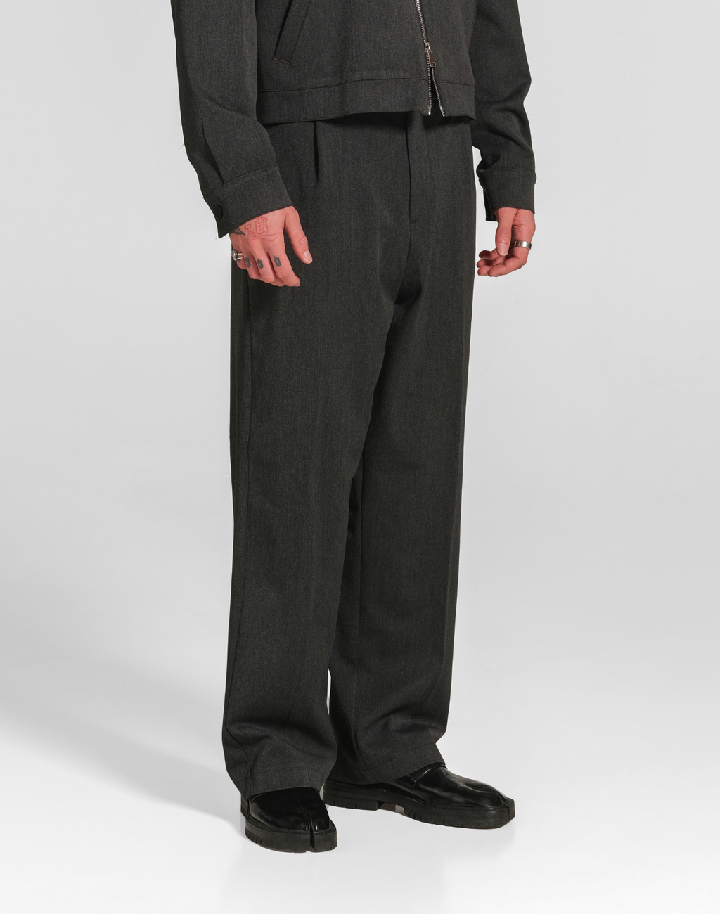 Cyrus Relaxed Pleated Trousers